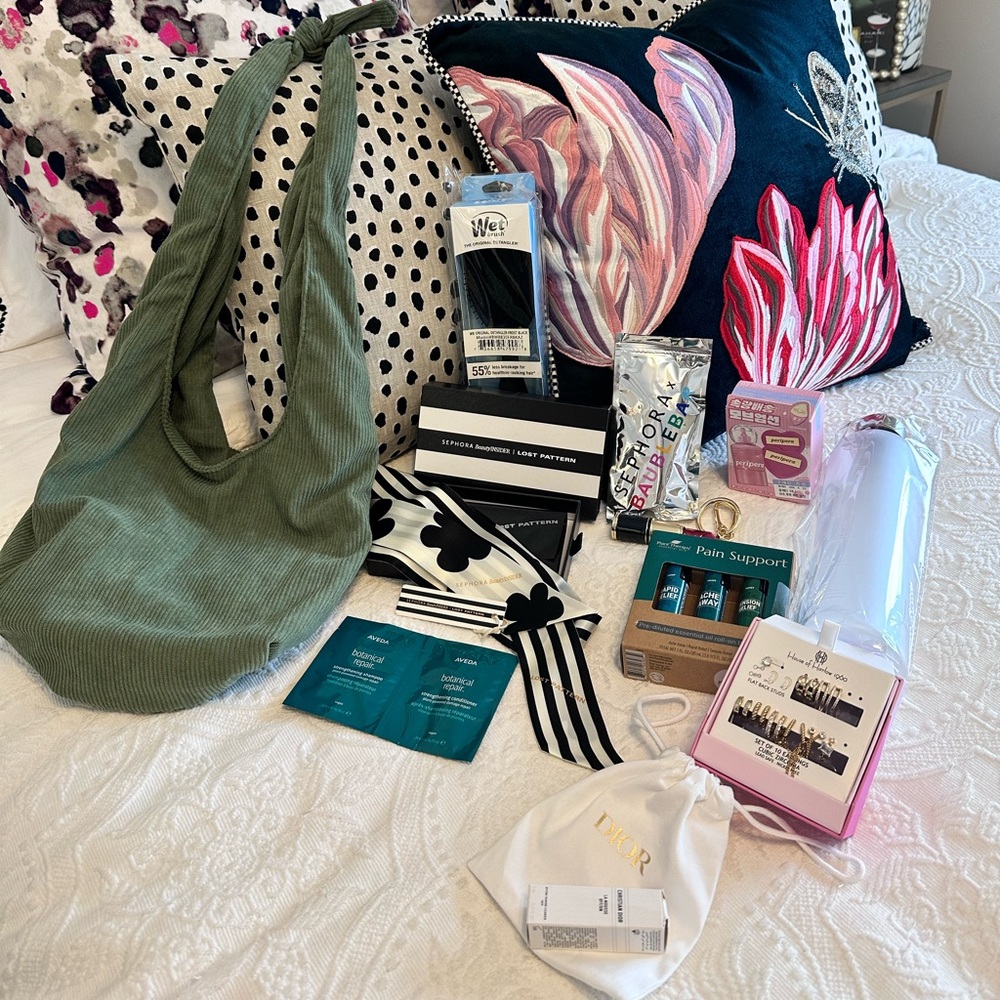 SALE!! NWT Beauty Bundle! Sephora Twilly, Aveda, Dior and More! - Picture 1 of 9